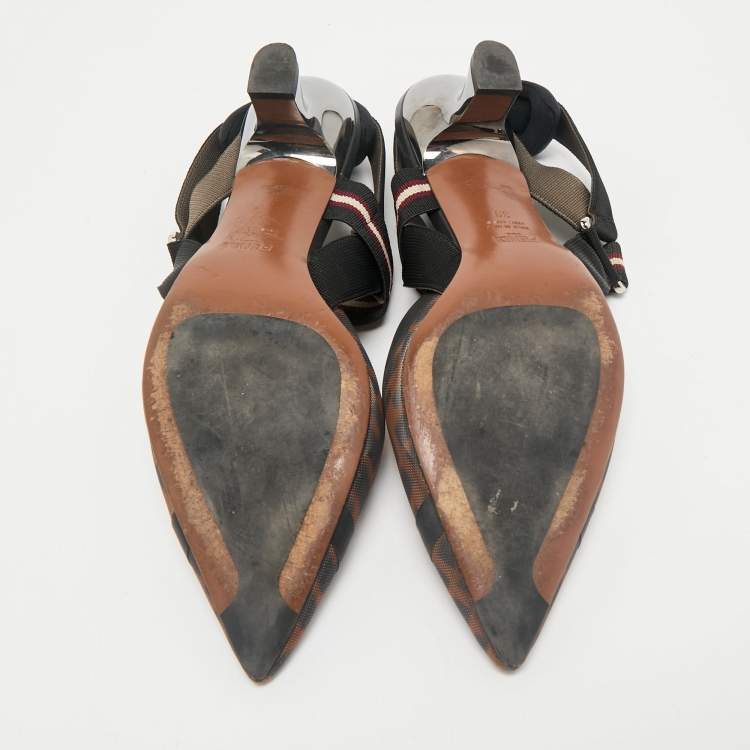 Pre Owned Fendi Brown/Black Fabric and Zucca Mesh Colibri Slingback Pumps Size 39