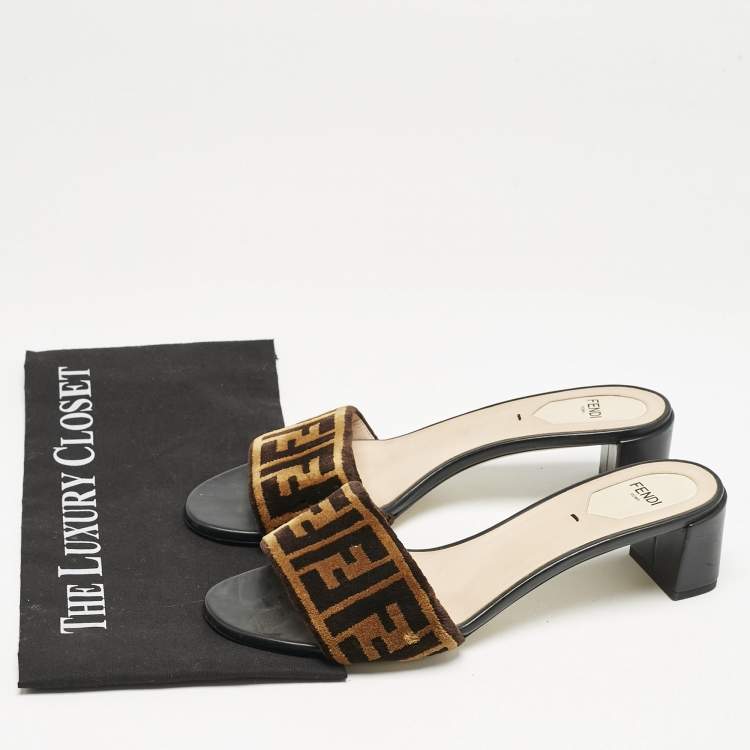 Pre Owned Fendi Black/Brown Zucca Velvet Slide Sandals Size 39