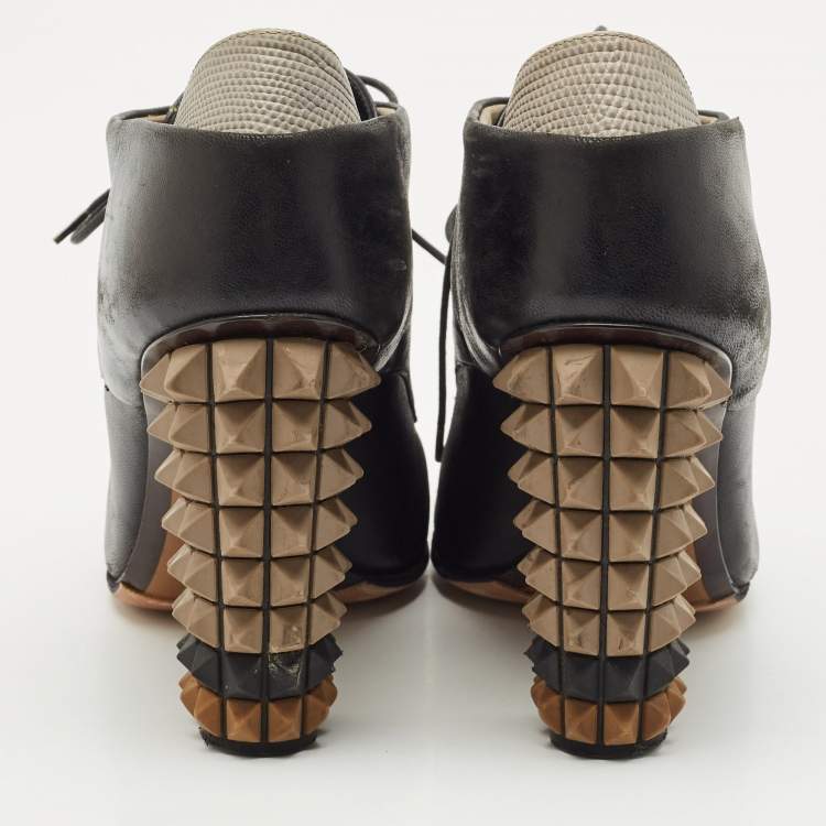 Pre Owned Fendi Black Leather Lace up  Polifonia Ankle Boots Size 38.5