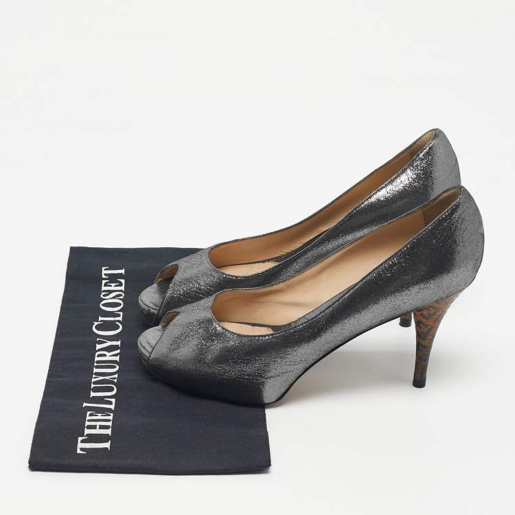Pre Owned Fendi Silver Texture Suede Peep Toe Platform Pumps Size 38.5