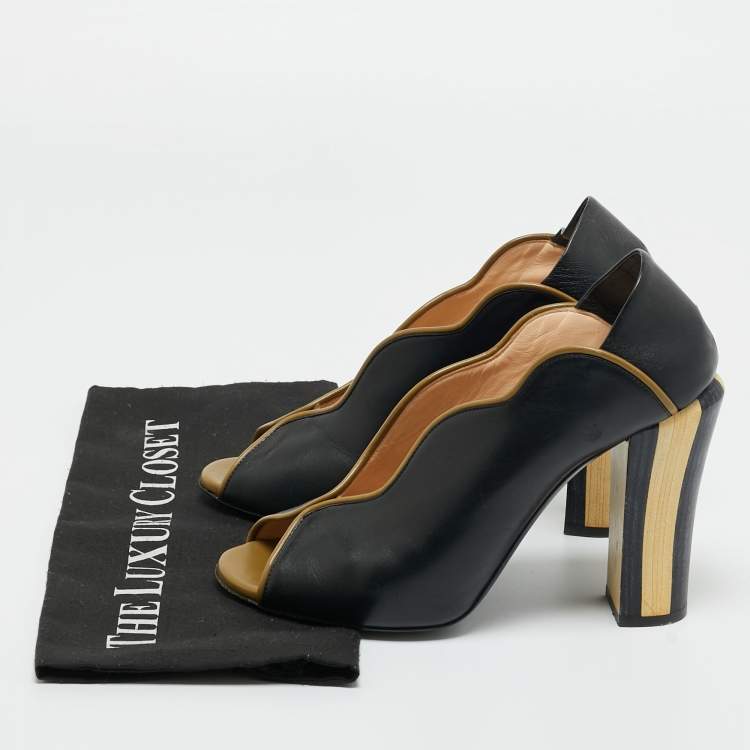 Pre Owned Fendi Two Tone Leather Scallop Lined Peep Toe Pumps Size 40