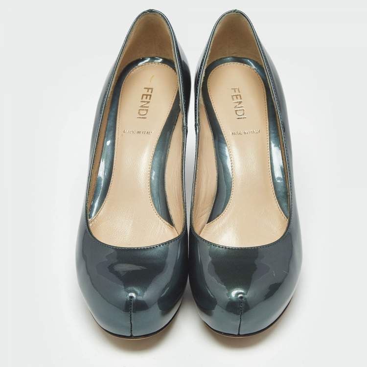 مملوكة مسبقًا Fendi Grey Patent Leather Platform Round Toe Pumps Size 36