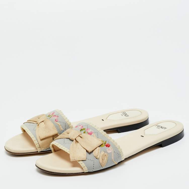 Pre Owned Fendi Grey/Cream Embroidered Knit Fabric Bow Embellished Flat Slides Size 37