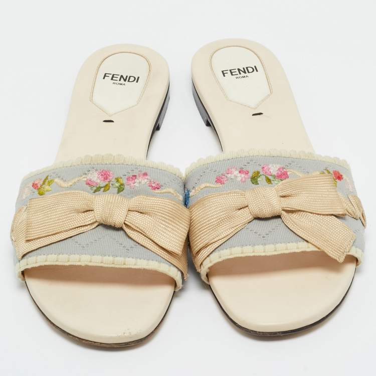 Pre Owned Fendi Grey/Cream Embroidered Knit Fabric Bow Embellished Flat Slides Size 37