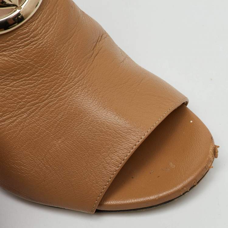 Pre Owned Fendi Beige Leather F Logo Open Toe Mules Size 37.5