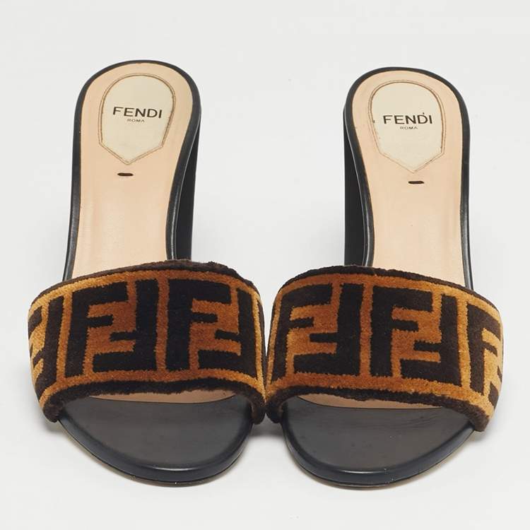 Pre Owned Fendi Black/Brown FF Velvet Slide Sandals Size 39