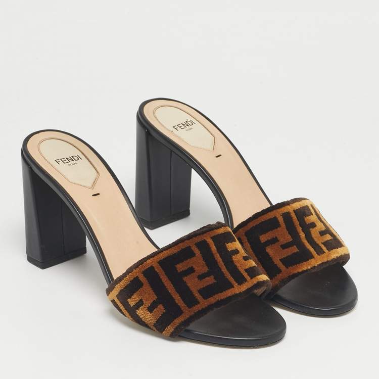 Pre Owned Fendi Black/Brown FF Velvet Slide Sandals Size 39