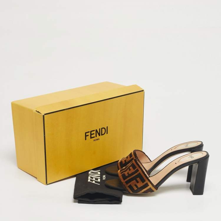 Pre Owned Fendi Black/Brown FF Velvet Slide Sandals Size 39