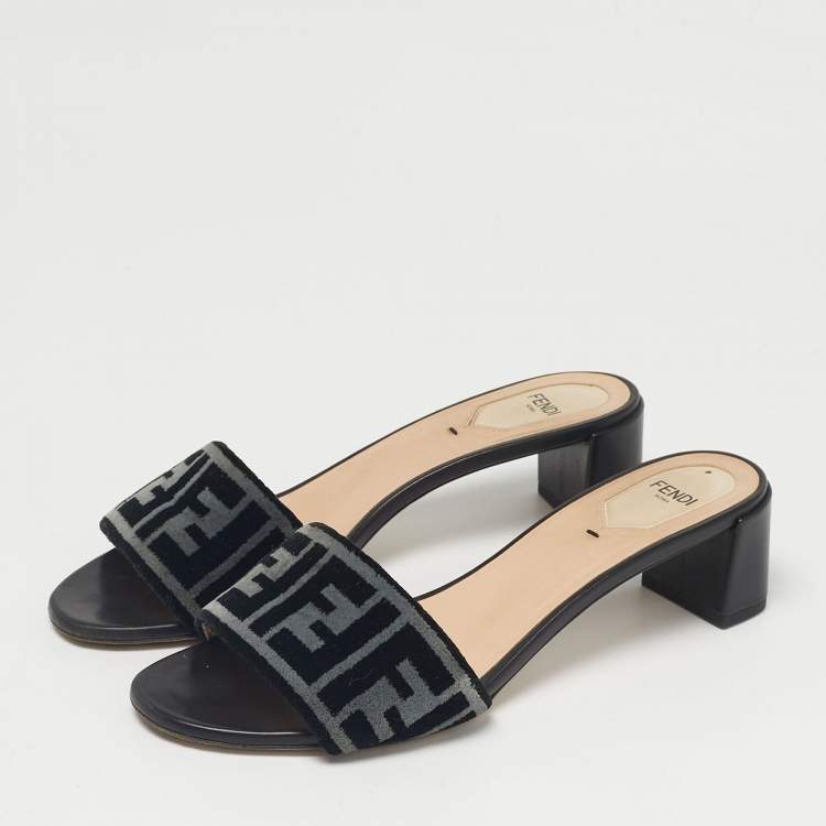 مملوكة مسبقًا Fendi Black/Grey Velvet FF Slide Sandals Size 39
