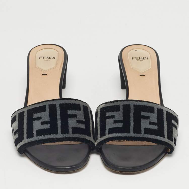 مملوكة مسبقًا Fendi Black/Grey Velvet FF Slide Sandals Size 39