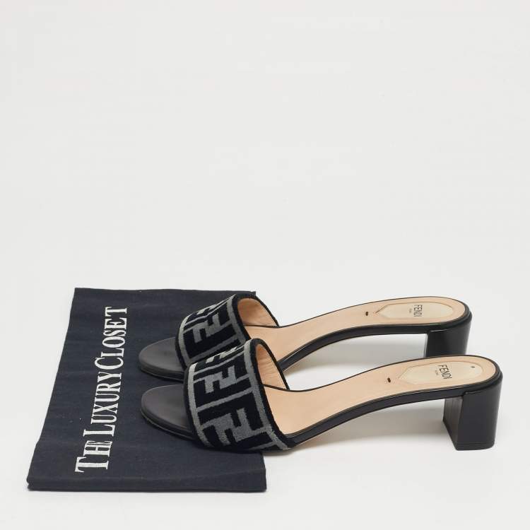 مملوكة مسبقًا Fendi Black/Grey Velvet FF Slide Sandals Size 39