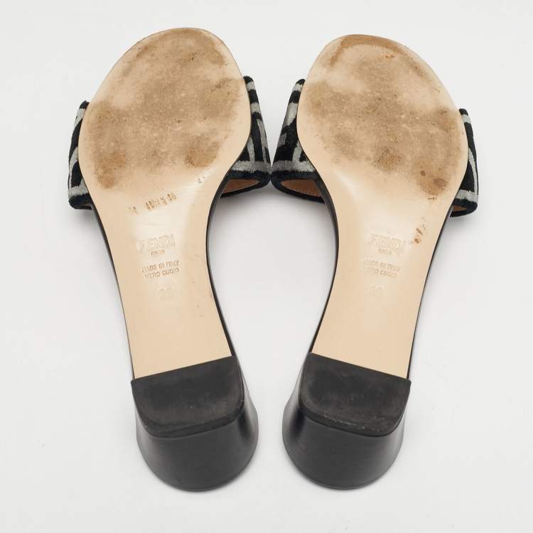 مملوكة مسبقًا Fendi Black/Grey Velvet FF Slide Sandals Size 39