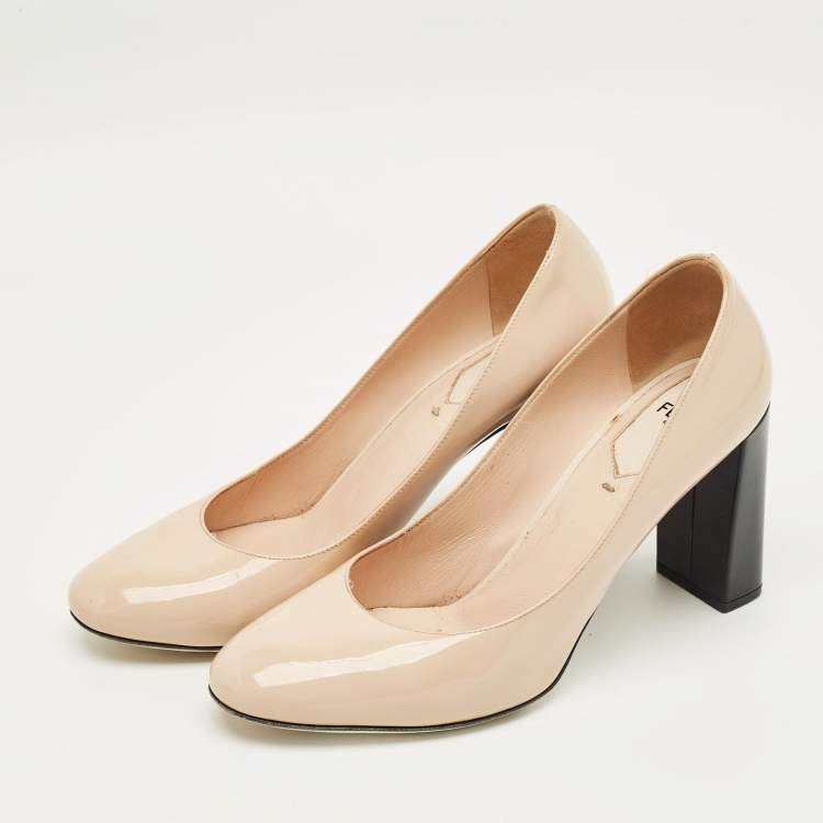 Pre Owned Fendi Beige Patent Leather Round Toe Block Heel Pumps Size 40