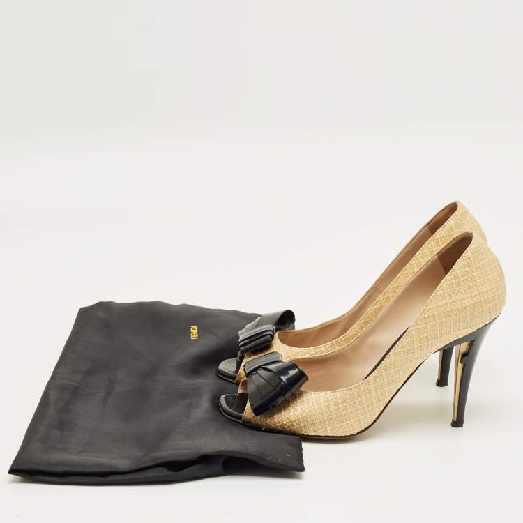 Pre Owned Fendi Cream/Black Patent Leather and Raffia Bow Peep Toe Pumps Size 39