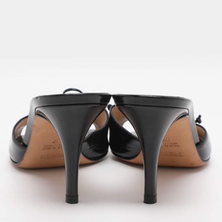 Pre Owned Fendi Black Patent Leather Logo Plaque Open Toe Sandals Size 37