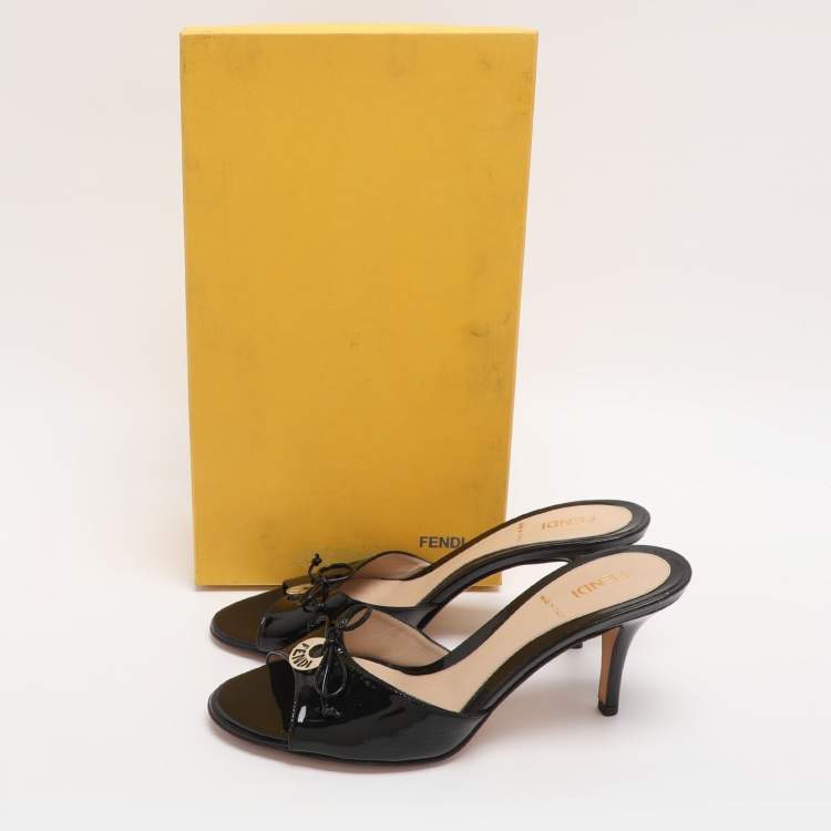 Pre Owned Fendi Black Patent Leather Logo Plaque Open Toe Sandals Size 37