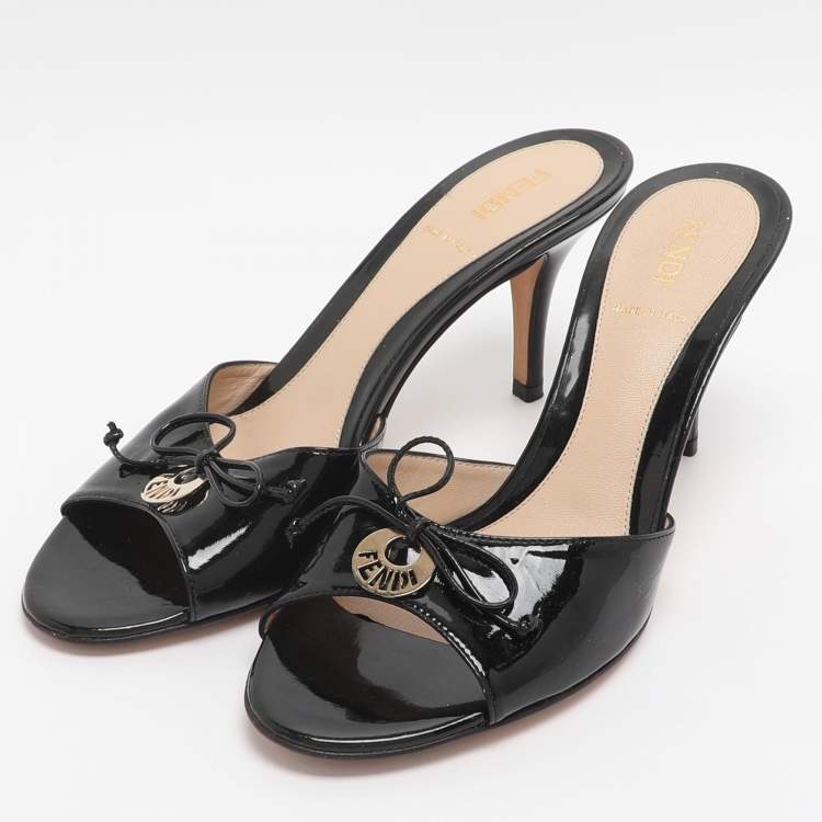 Pre Owned Fendi Black Patent Leather Logo Plaque Open Toe Sandals Size 37