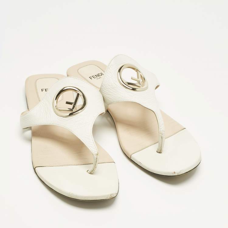 Pre Owned Fendi Off White Leather Thong Flat Sandals Size 38