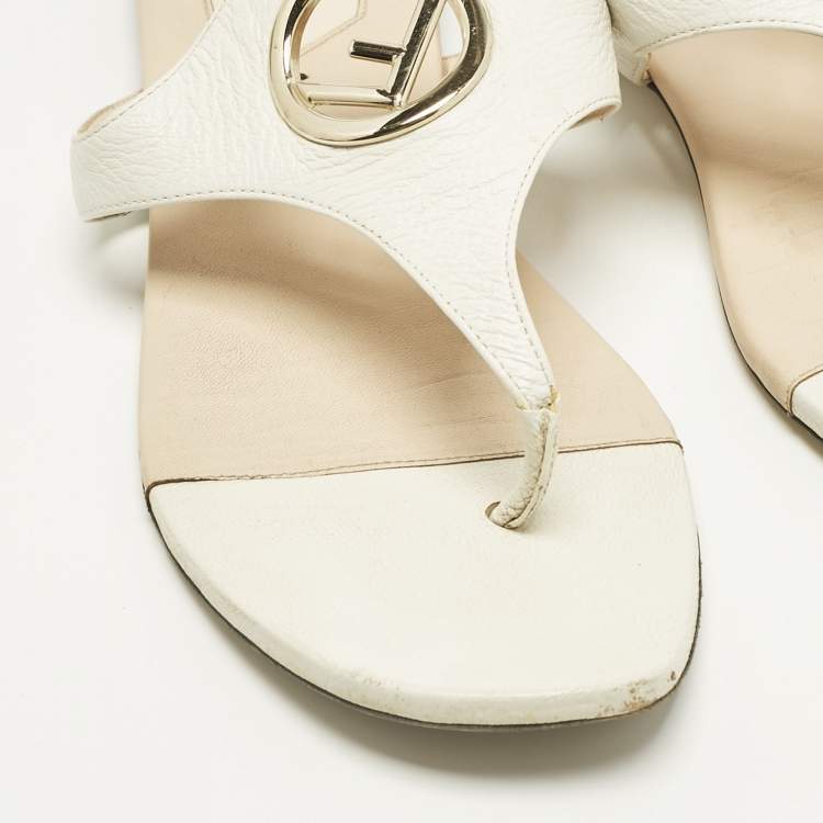 Pre Owned Fendi Off White Leather Thong Flat Sandals Size 38