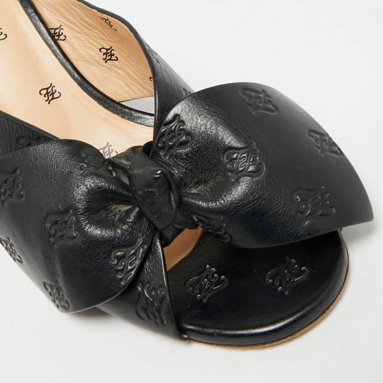مملوكة مسبقًا Fendi FF Karligraphy Size 39 Black Leather Bow Slide Sandals