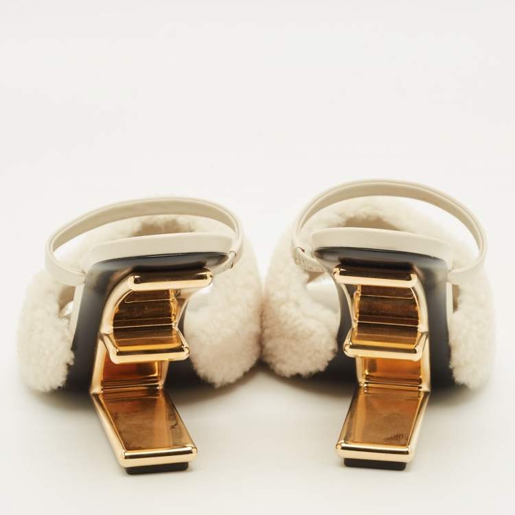 Pre Owned Fendi fendi first Size 38 White Shearling Slide Sandals