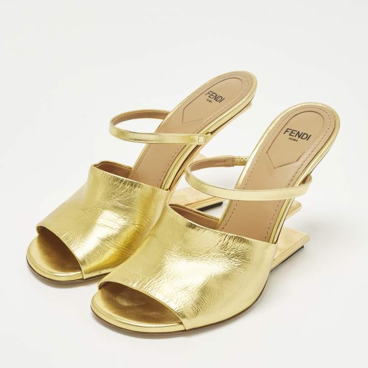 Pre Owned Fendi Gold Fendi First Size 38 Leather Slide Sandals