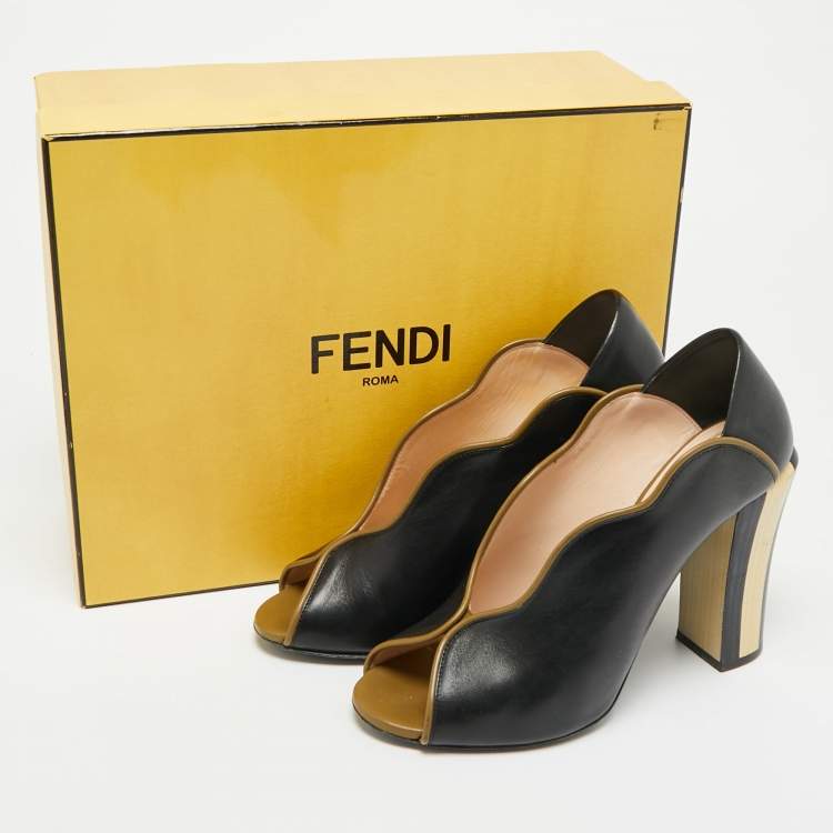 Pre Owned Fendi Scallop Lined Size 38.5 Dark Blue/Green Leather Peep Toe Pumps
