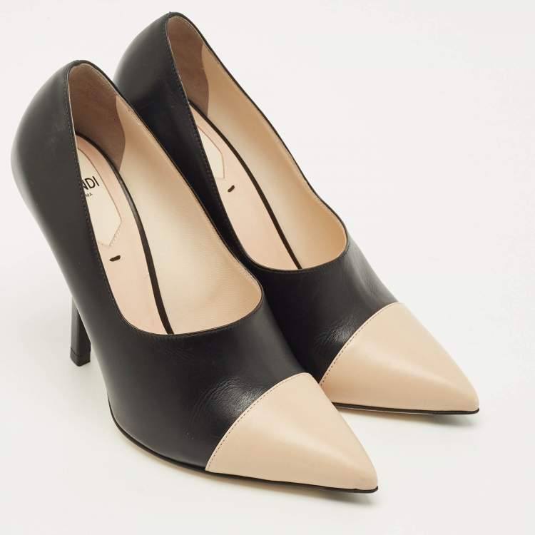 مملوكة مسبقًا Fendi Size 38 Black/Cream Leather Pointed Toe Pumps