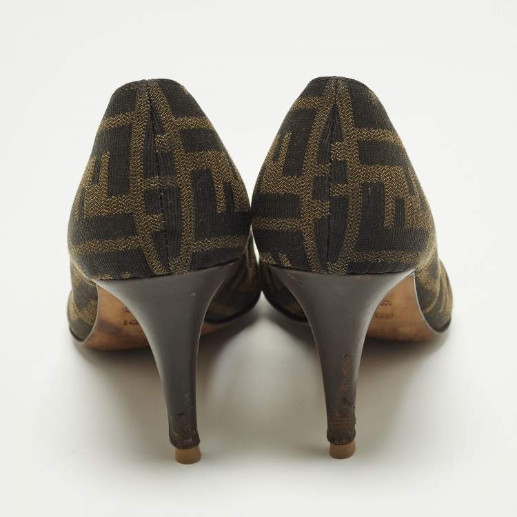 Pre Owned Fendi Size 38 Brown Zucca Canvas and Leather Pointed Toe Pumps