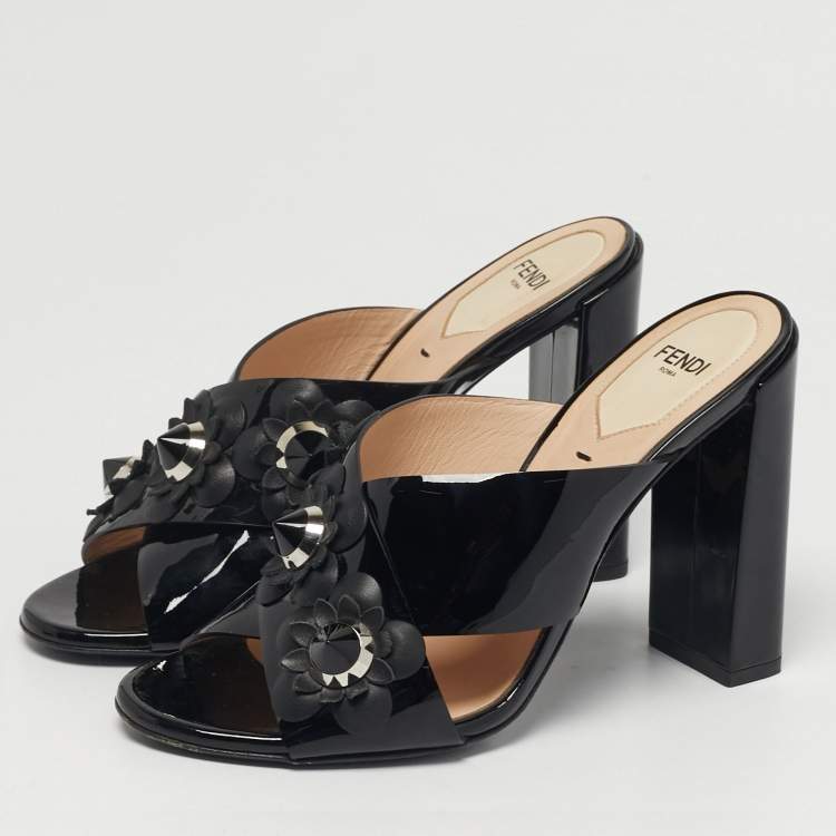 Pre Owned Fendi Flowerland Size 37 Black Patent Leather Criss Cross Slide Sandals