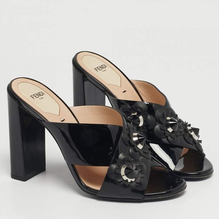 Pre Owned Fendi Flowerland Size 37 Black Patent Leather Criss Cross Slide Sandals