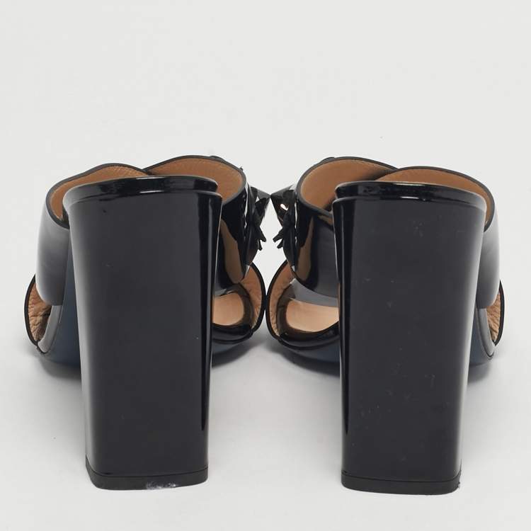Pre Owned Fendi Flowerland Size 37 Black Patent Leather Criss Cross Slide Sandals