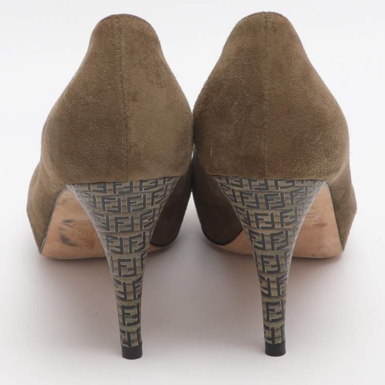 Pre Owned Fendi Size 35 Green Suede Platform Pumps