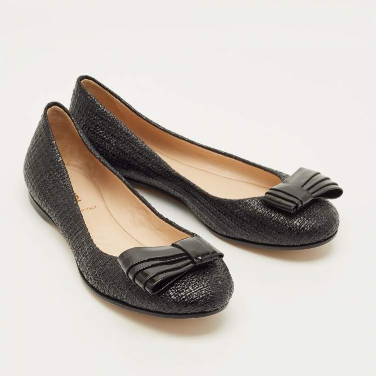 Pre Owned Fendi Bow Size 38.5 Black Raffia and Patent Leather Ballet Flats