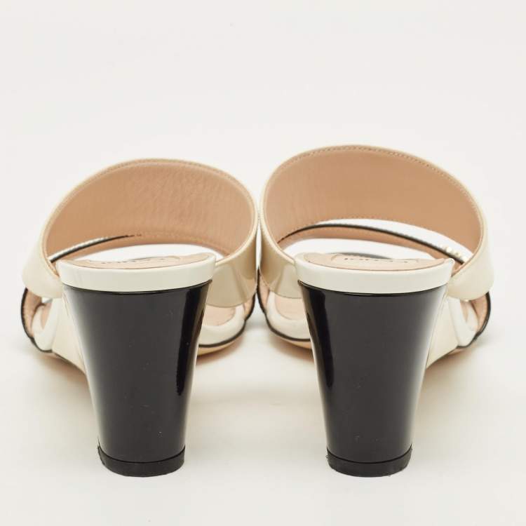 مملوكة مسبقًا Fendi Size 37 Tricolor Patent Leather Wedge Sandals