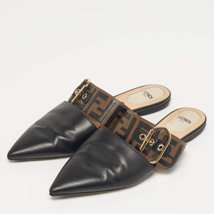 Pre Owned Fendi Signature Size 38 Black/Brown Zucca Leather Flat Mules