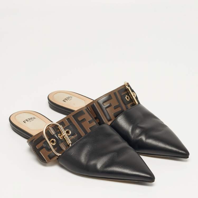 Pre Owned Fendi Signature Size 38 Black/Brown Zucca Leather Flat Mules