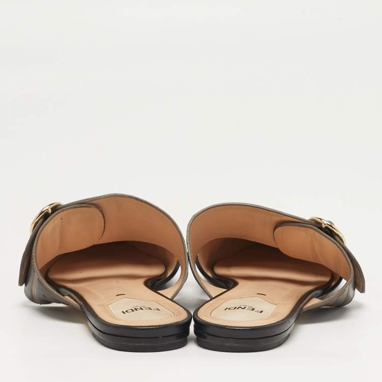 Pre Owned Fendi Signature Size 38 Black/Brown Zucca Leather Flat Mules