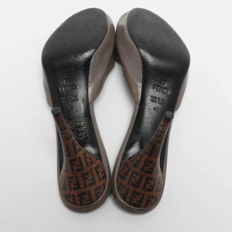 مملوكة مسبقًا Fendi FF Superstar Size 40 Grey Leather Peep Toe Sandals