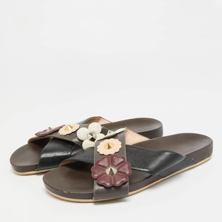 Pre Owned Fendi Size 41 Brown Leather Stud Embellished Flower Flat Slides