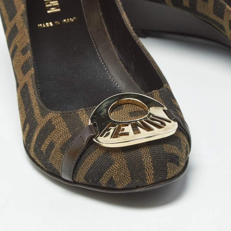 مملوكة مسبقًا Fendi Zucca Size 36 Brown Monogram Canvas and Leather Wedge Pumps