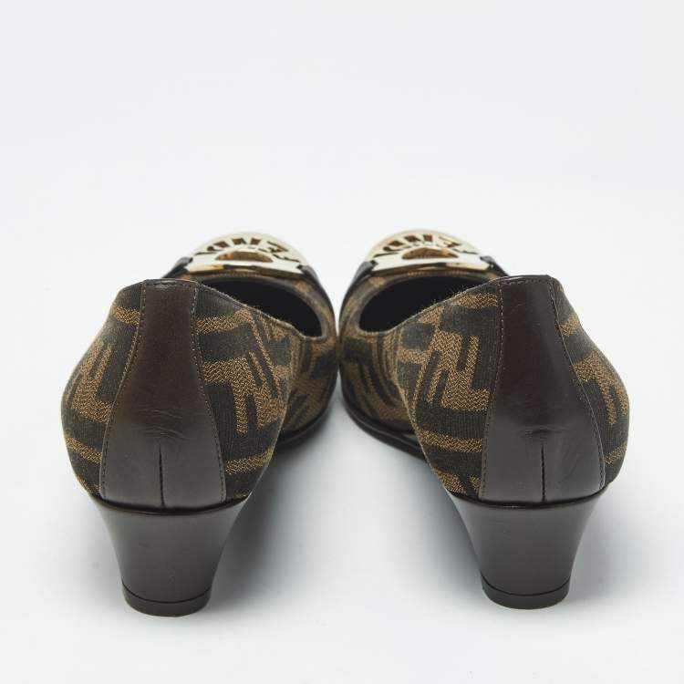 مملوكة مسبقًا Fendi Zucca Size 36 Brown Monogram Canvas and Leather Wedge Pumps