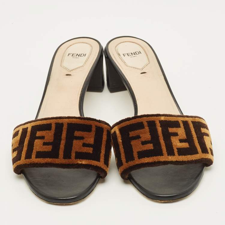 مملوكة مسبقًا Fendi FF Size 41 Brown Zucca Velvet Slide Sandals