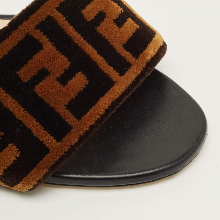 مملوكة مسبقًا Fendi FF Size 41 Brown Zucca Velvet Slide Sandals