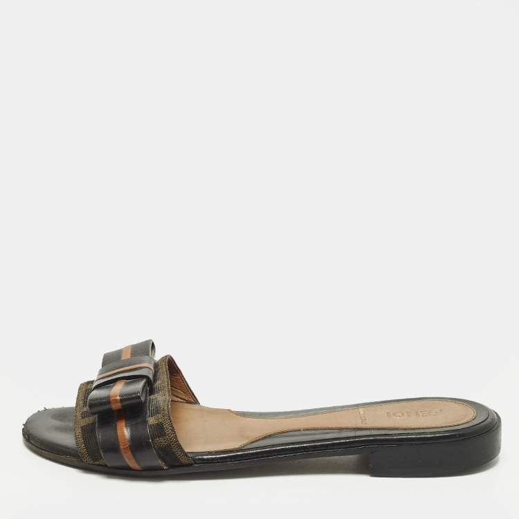 مملوكة مسبقًا Fendi Baguette Size 35 Black/Brown Canvas and Leather Flat Slides