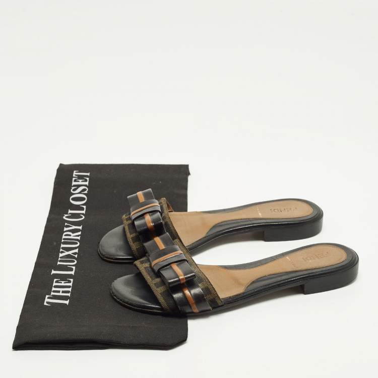 مملوكة مسبقًا Fendi Baguette Size 35 Black/Brown Canvas and Leather Flat Slides