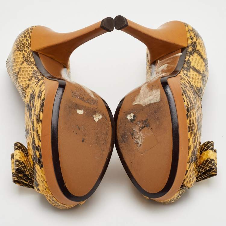 Pre Owned Fendi Bow Size 38 Yellow/Black Python Leather Platform Peep Toe Pumps