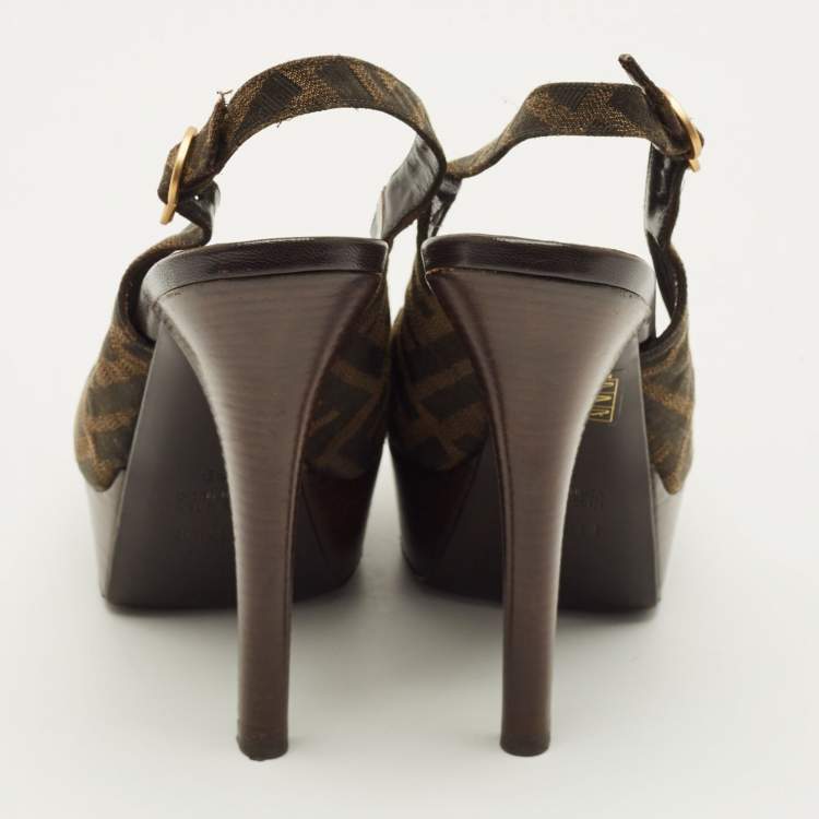 مملوكة مسبقًا Fendi Fendista Size 39 Brown FF Canvas Peep Toe Slingback Pumps
