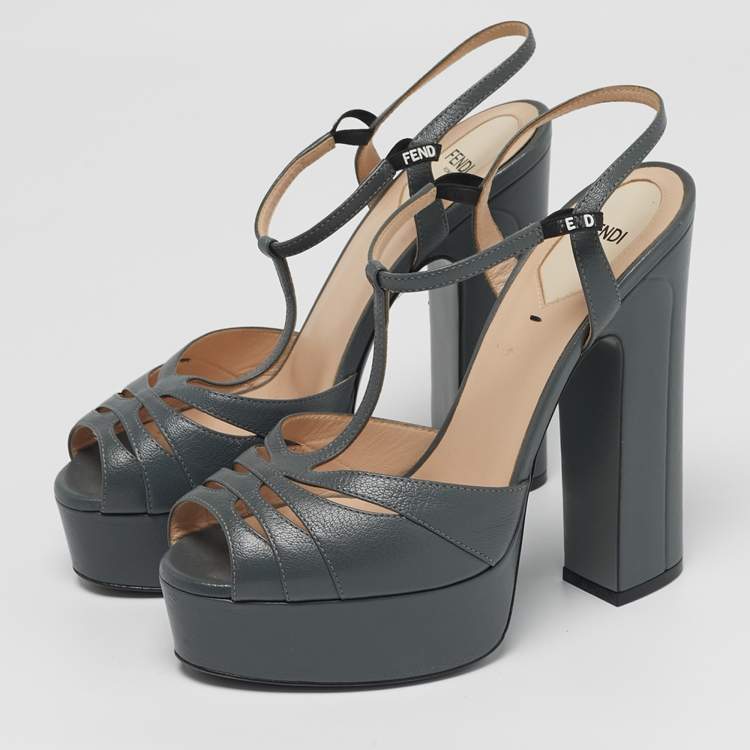 Pre Owned Fendi Size 39 Grey Leather Platform T-Strap Sandals