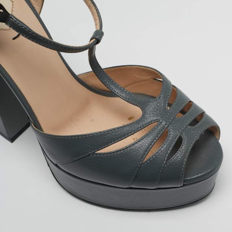 Pre Owned Fendi Size 39 Grey Leather Platform T-Strap Sandals